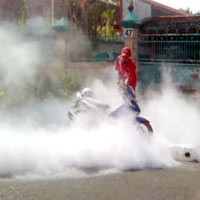 Tabrak Mobil, Motor Terbakar di Pancoran