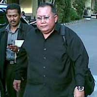 Sidang Mantan Bupati Situbondo Diwarnai Demo Wartawan