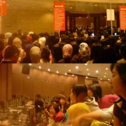 Awas! Ribuan Perempuan Histeris di Sudirman