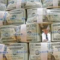 Euro Menguat, Dolar AS Tunggu Fed