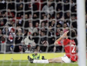 Rafael & Fabio Sempat Digoda Arsenal