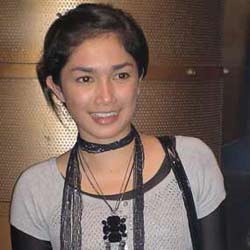 Pembunuhan di Pacific Place, Ussy Takut ke Mall