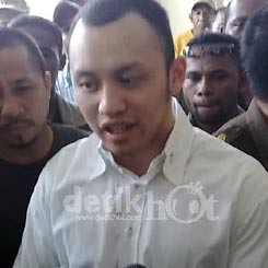 Dipenjara, Ananda Mikola Digusur Tommy Soeharto