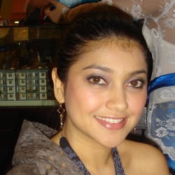 Sarah Azhari Kesal Sering Jadi Korban Situs Porno