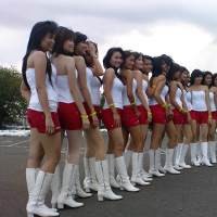 Umbrella Girl, Pemanas Balapan