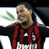 Karena Maradona, Dinho Berhasrat Tampil