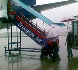 Kemasukan Burung, Sriwijaya Air Balik ke Bandara Raden Intan