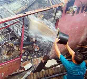 Seratusan Rumah Dilalap Api