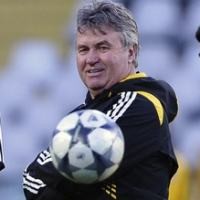 Ada Kemungkinan Hiddink Terus Pegang Chelsea