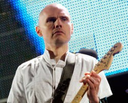 Drummer Hengkang, Billy Corgan Sendiri di Smashing Pumpkins
