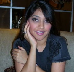 Sarah Azhari Tak Ingin Menjadi Orang Lain