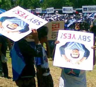 Massa Demokrat Padati Padanggalak