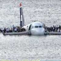  Pilot AS yang Mendaratkan Pesawat di Sungai Hudson Tulis Buku