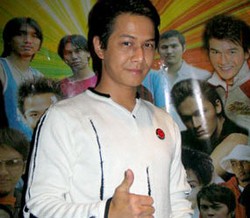 Sukses Nyanyi, Delon Lirik Usaha Kuliner