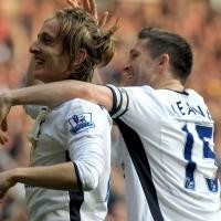 Modric dan Gomes Curi Poin Chelsea