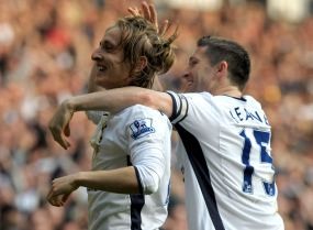 Modric dan Gomes Curi Poin Chelsea