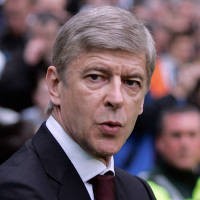 Wenger Sudah Tak Pikirkan Villa