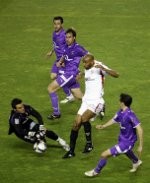 Hat-trick Kanoute Menangkan Sevilla