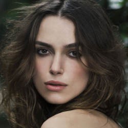 Gara-gara Krisis, Keira Knightley Sewa Sepatu