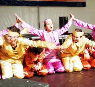 Tari Saman Meriahkan Festival of Cultures