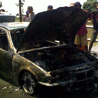 Konsleting, BMW Ludes Terbakar