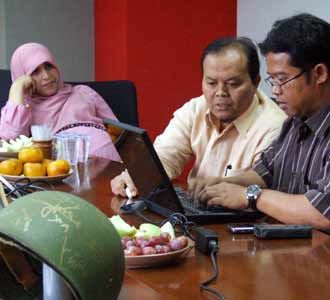 Diskusi Online Bareng Hidayat