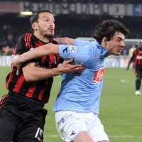 Milan Diimbangi Napoli Tanpa Gol