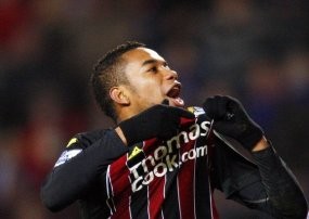 Pele Tuduh Robinho Pakai Narkoba
