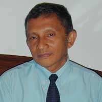 Amien Rais Hadiri Sidang Ferry Juliantono