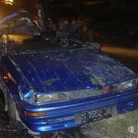 Mitsubishi Galant vs Truk Gandeng, 3 Orang Tewas