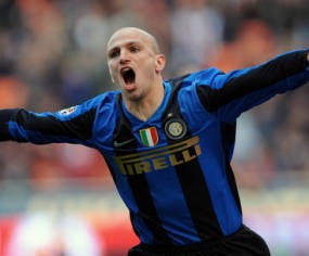Cambiasso Biru Hitam sampai 2014