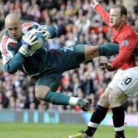 Pepe Reina Disemangati Bikin Gol