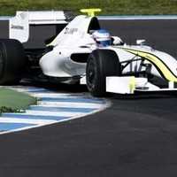 Siapa Bisa Recoki Ferrari-McLaren?