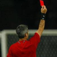 Kartu Merah untuk Seluruh Tim