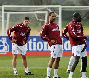 Gerrard Ingin Bawa The Reds ke Timnas