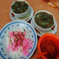 Sluurrp.. Nikmatnya Soto Padang!