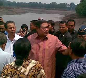 SBY Tinjau Korban Situ Gintung