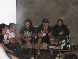 Burger Kill Berterimakasih Pada Internet