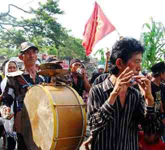 Tanjidor Ramaikan Kampanye Pelopor