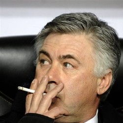 99% Ancelotti Bertahan di Milan