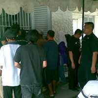 Kepanasan Karena Antre Panjang, Satu Penerima BLT Pingsan