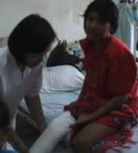 Nekat Lompat dari Lantai Dua, PRT Cedera Patah Kaki 