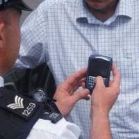 Utak-atik BlackBerry, Polisi Sebabkan Kecelakaan