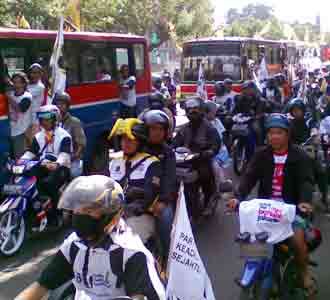 Massa PKS Padati Senayan