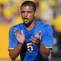 Brasil: Berat Main di Quito