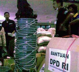 DPD Serahkan Bantuan