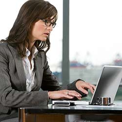 Stres di Kantor? Ini Tipsnya!