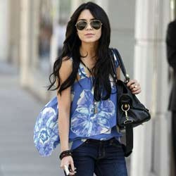 Street Style A la Vanessa Hudgens