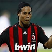 Hati Dinho Tertinggal di Barcelona