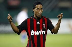 Hati Dinho Tertinggal di Barcelona